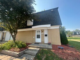 Building Photo - 41168 N Woodbury Green Dr