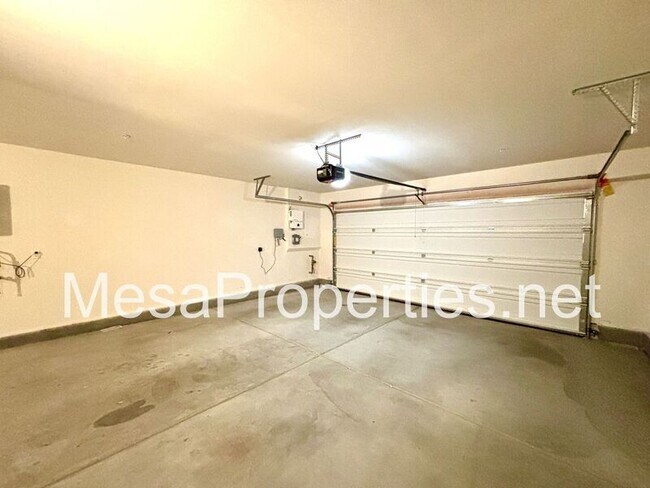 Building Photo - 14173 Mustang Cir