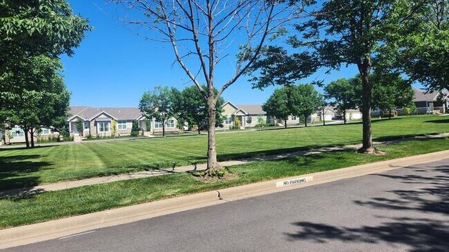 Building Photo - Newly constructed Maintenance provided 3 bed 2.5 bath