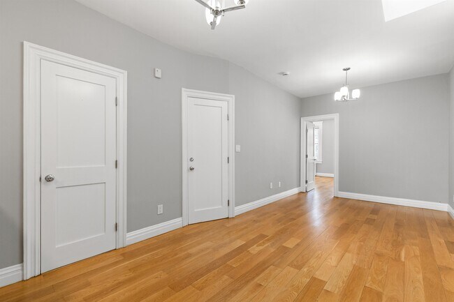 Building Photo - 29 Milton Ave