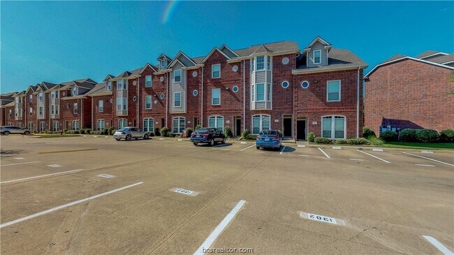 Building Photo - 305 Holleman Dr E
