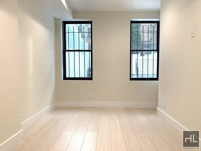 Building Photo - EXCLUSIVE BED-STUY BROWNSTONE GARDEN  FLOO...