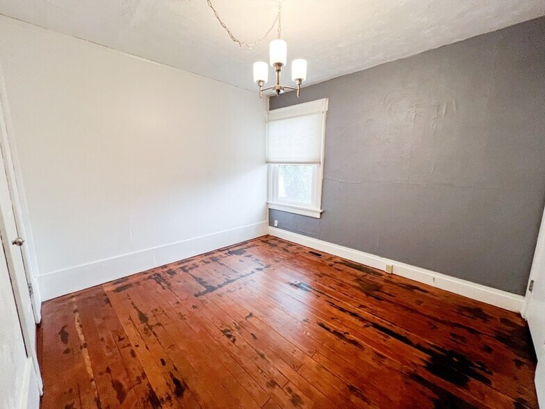 Building Photo - 177 E 2400 S