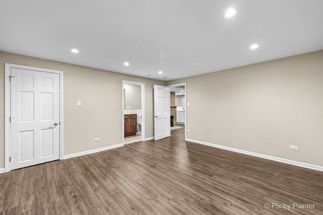 Building Photo - 4525 Saratoga Ave