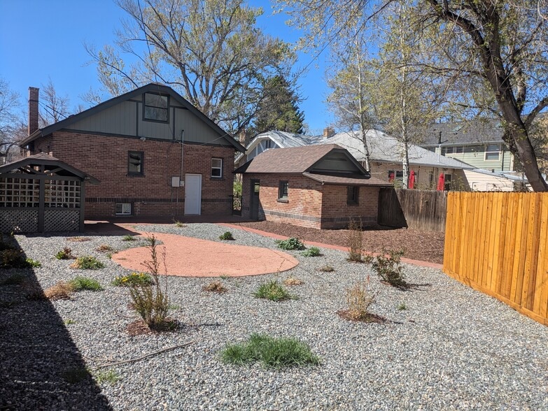 Building Photo - 1272 S University Blvd