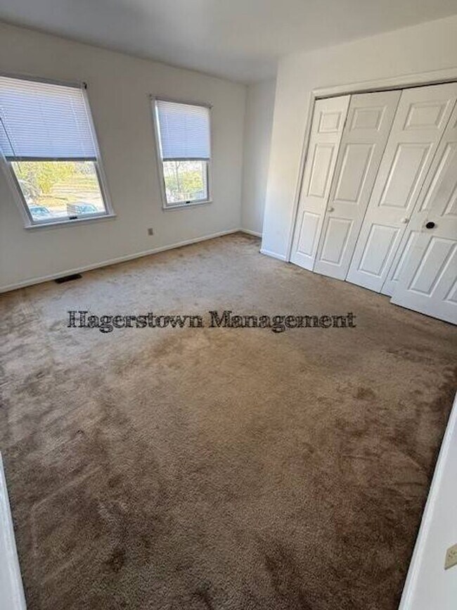 Building Photo - 518 S Cannon Ave