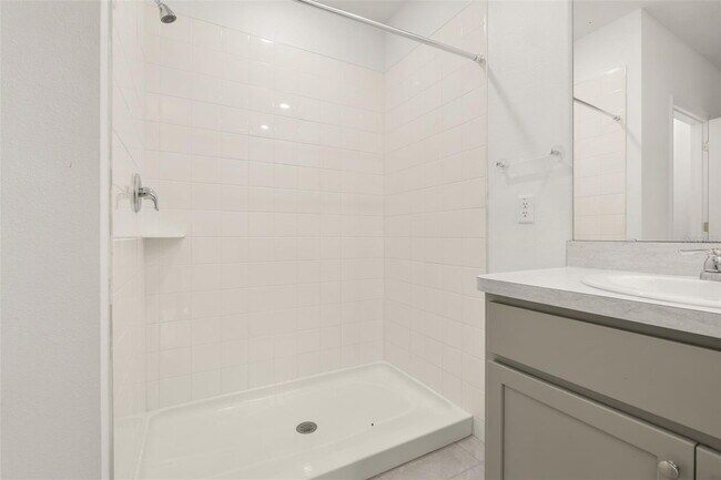Building Photo - 318 Montgomery Ct