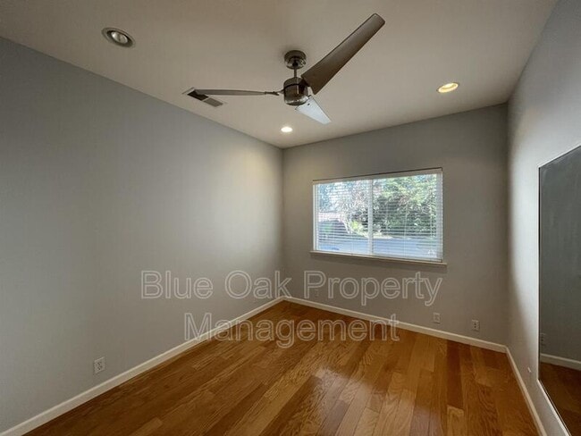 Building Photo - 1877 Devonshire Dr