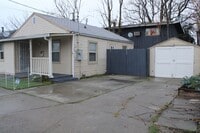 Building Photo - 2 Bedroom, 1 Bathroom Single Story House in Antioch with Garage and Side Yard Access