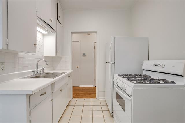 Building Photo - 1622 Mistletoe Blvd