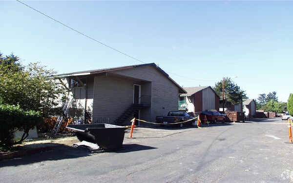 Building Photo - Arbor Glen  (Whispering Winds Housing LTD)