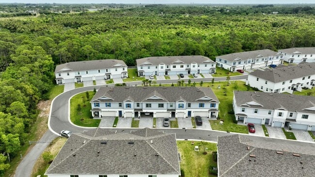 Building Photo - 601 Waters Edge Ln