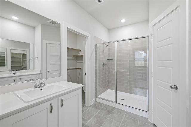 Building Photo - 4005 Sandstone Dr
