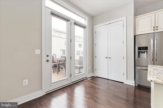 Building Photo - 44735 Medway Ter