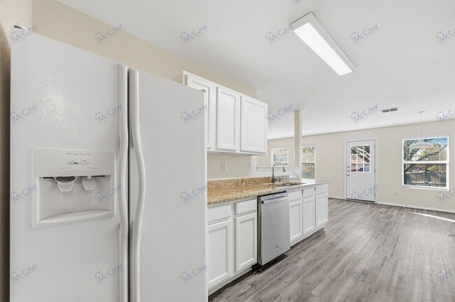 Building Photo - 2543 Barksdale Dr