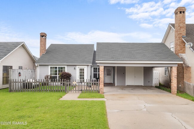 Building Photo - 401 Pinto St