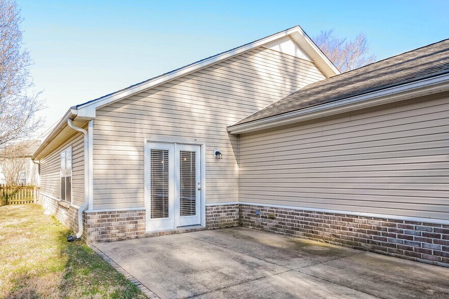 Building Photo - 2002 Owl Ct