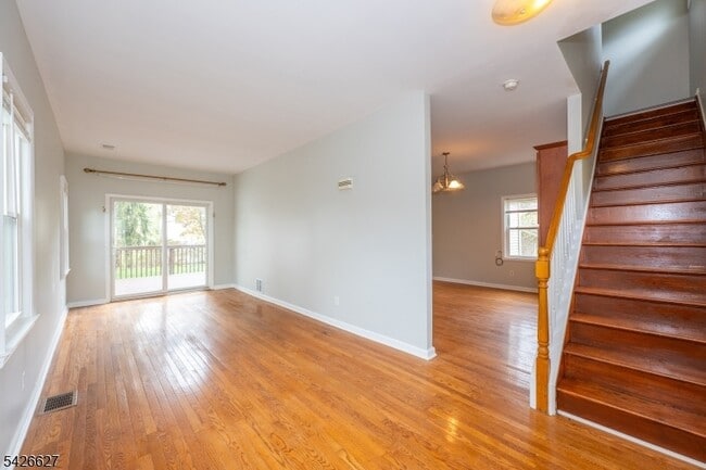 Building Photo - 99 Chesapeake Ave