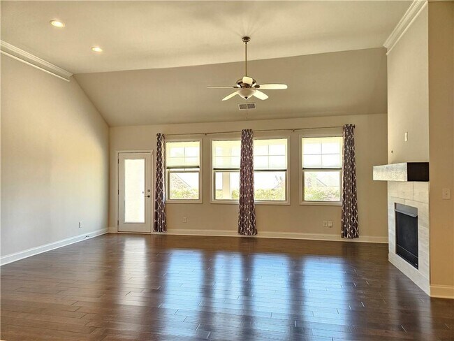 Building Photo - 3748 Heirloom Loop Ct NE