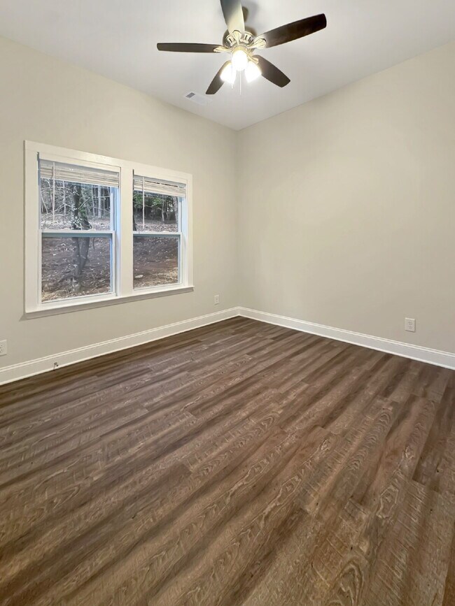 Building Photo - ROOMY AND MODERN NEW CONSTRUCTION HOME! AVAILABLE NOW!