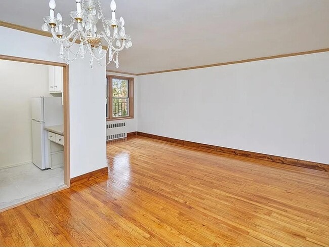 Building Photo - 86-11 151st Ave
