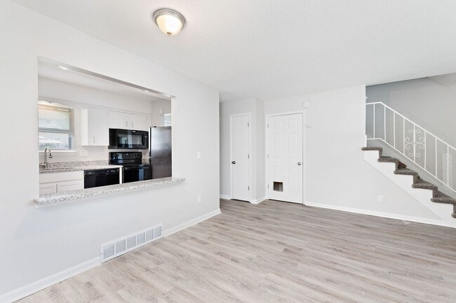 Building Photo - Roomy Belton Duplex Near Downtown with Basement Space