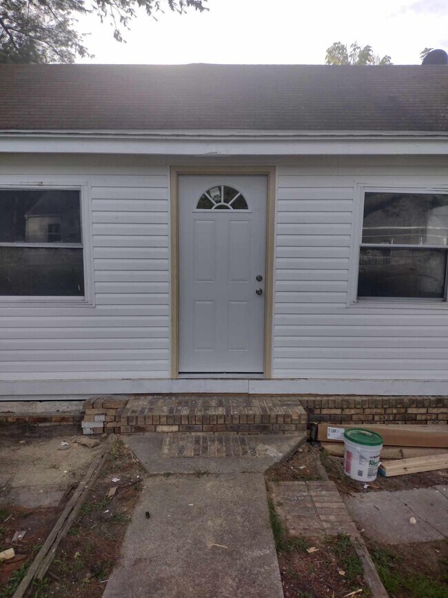 Primary Photo - 428 S Central St