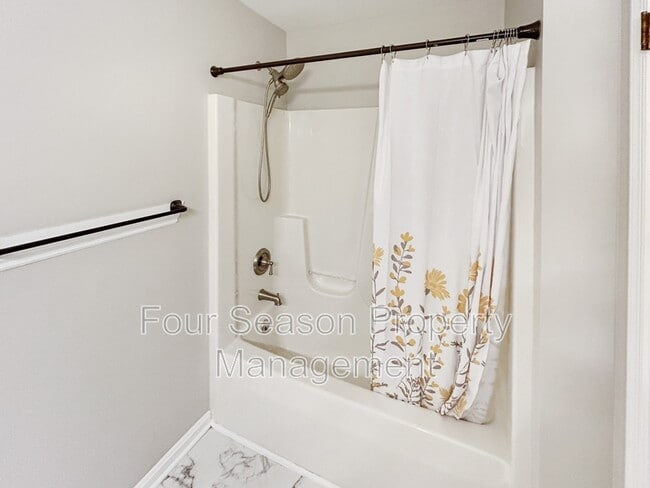 Building Photo - 1819 Elizabeth Ct