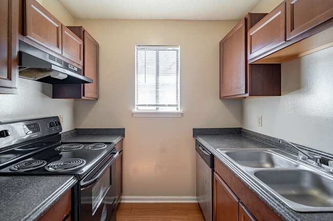 Building Photo - 836 Richmond St