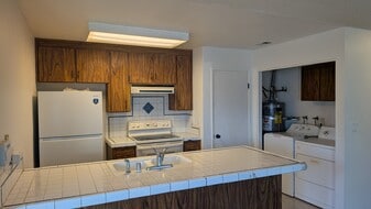 Building Photo - 2601 Hampton Ln