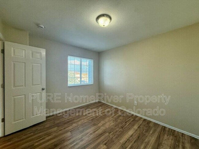 Building Photo - 691 Hailey Glenn View