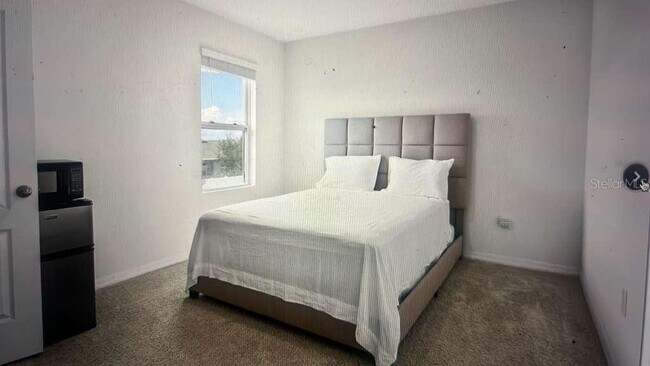 Building Photo - 1872 Rustic Falls Dr