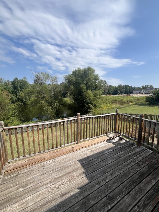 Building Photo - 723 Iron Horse Dr