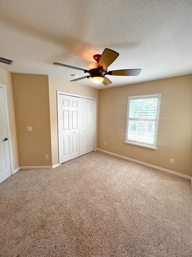 Building Photo - 14252 Confetti Dr