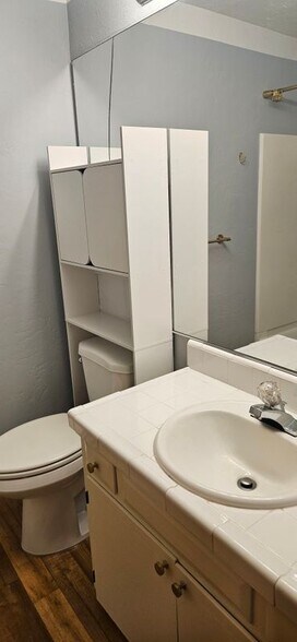 Building Photo - 4480 SW 96th Ave