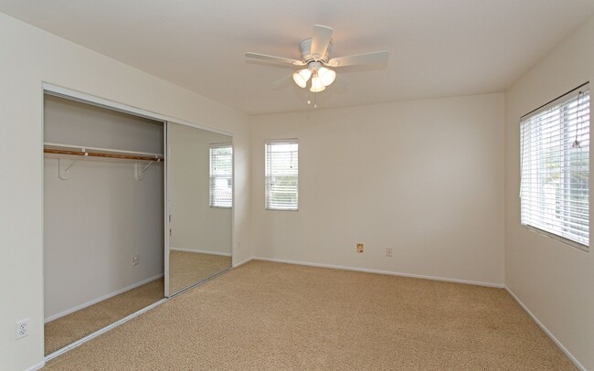 Building Photo - 2159 Island Shore Way