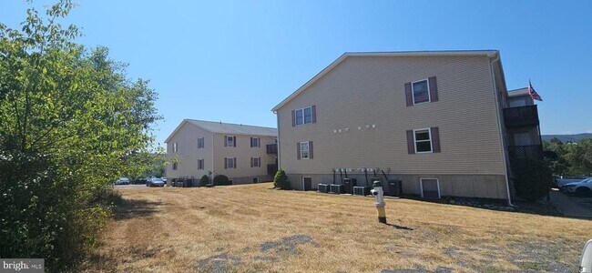 Building Photo - 225 Brandy Ct