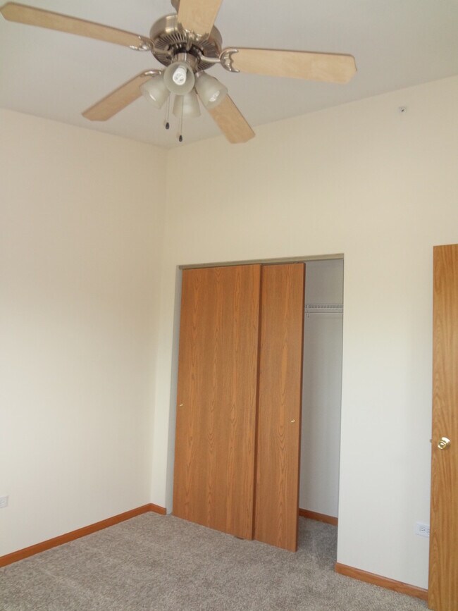 Building Photo - 1412 W Clear Water Cir