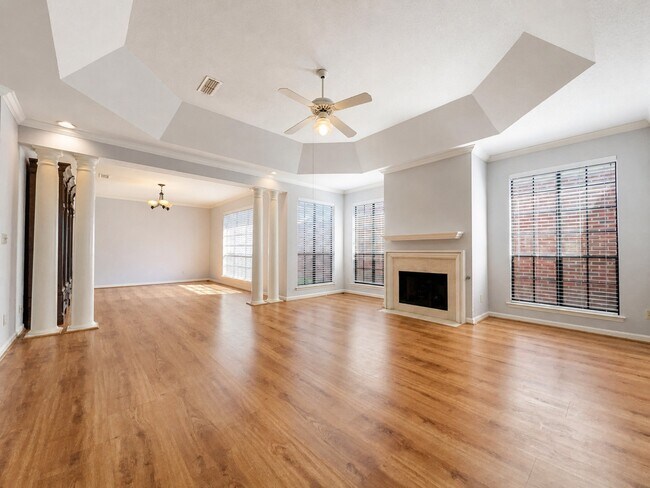 Building Photo - 6121 Bell Rd Manor