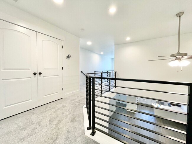 Building Photo - 4411 W Monument Peak Dr