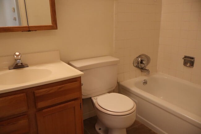 Building Photo - Bright Top Floor 1-Bedroom Near CSU + $200...