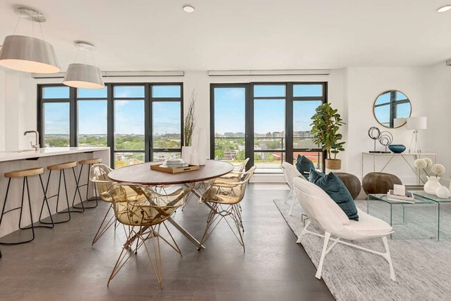 Building Photo - 904 T St NW