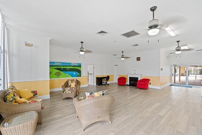Building Photo - 330 S Golf Blvd
