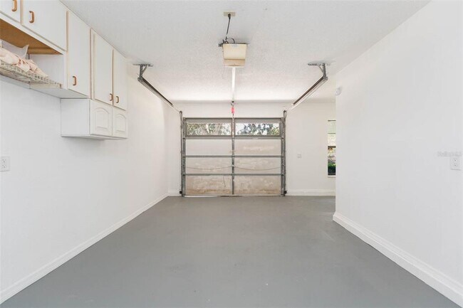 Building Photo - 6541 Brentwood Dr.