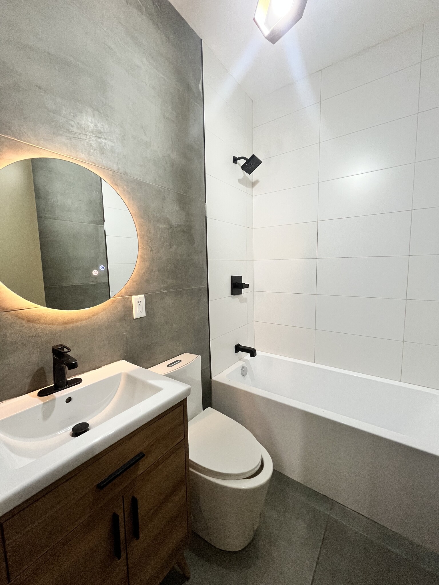 Unit 2 - 948 W Side Ave
