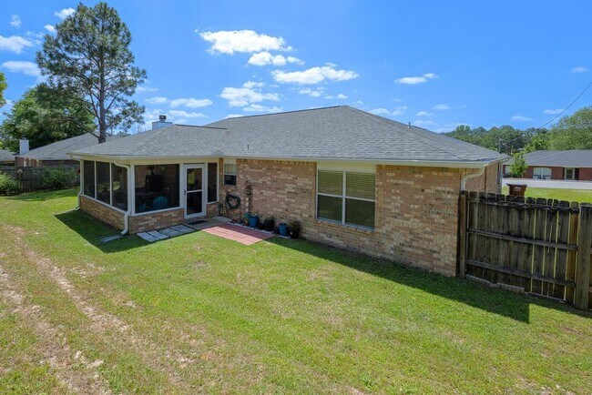 Building Photo - 1236 Northview Dr