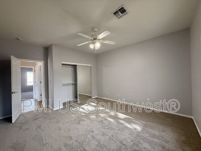 Building Photo - 2917 Desert Vista Dr