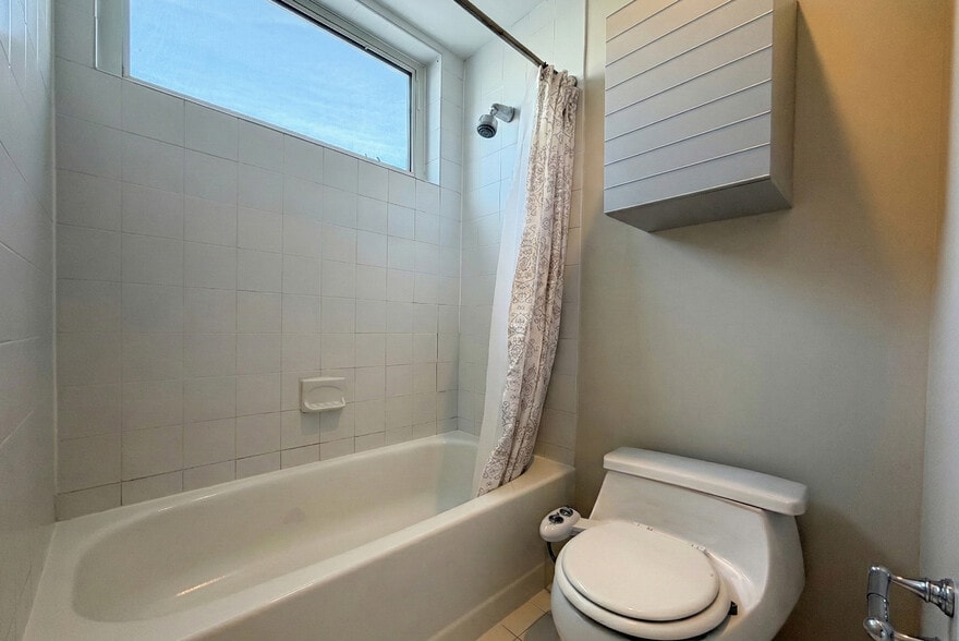 Building Photo - 4 Canal Park