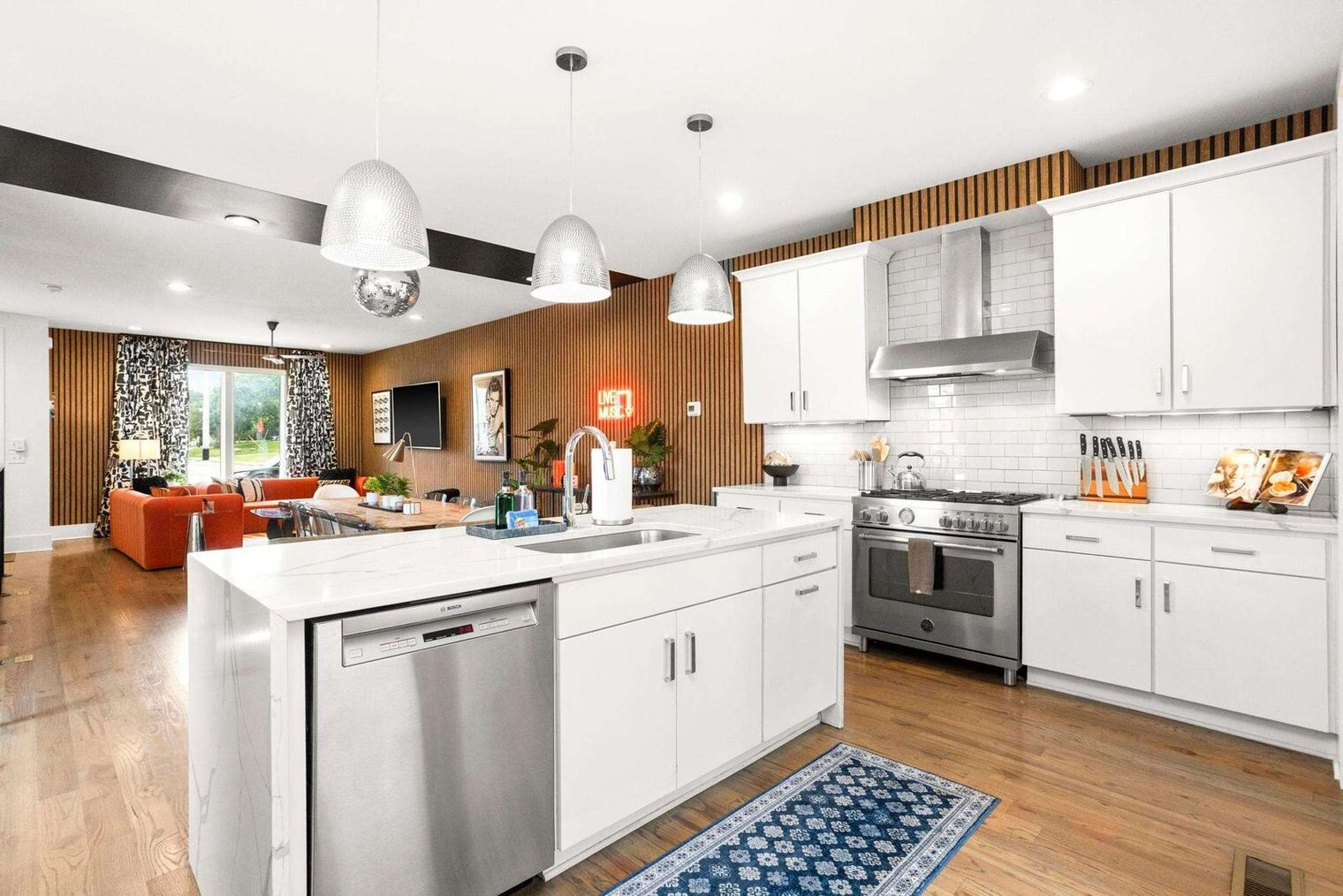 Building Photo - 1716 8th Ave S