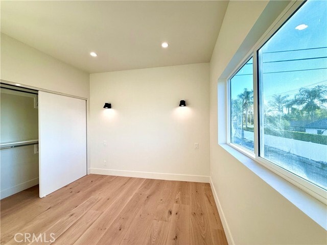 Building Photo - 22404 Vanowen St